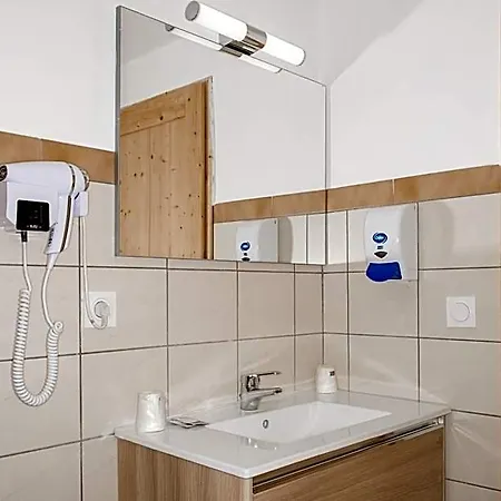 Atmosphere Hotel 3*